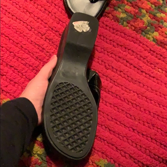 Aerosoles black buckled sandals - Picture 3 of 4